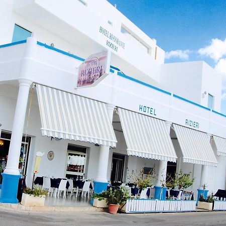 Hotel Rizieri Santa Maria di Leuca Exteriör bild