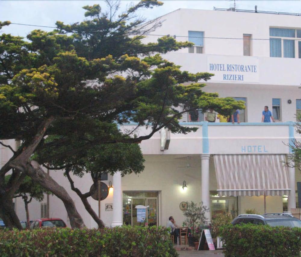 Hotel Rizieri Santa Maria di Leuca Exteriör bild