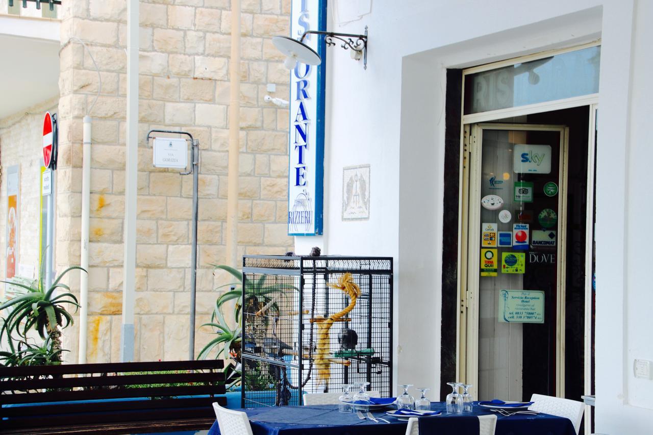 Hotel Rizieri Santa Maria di Leuca Exteriör bild