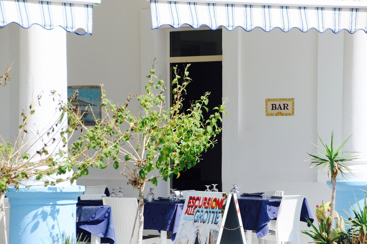 Hotel Rizieri Santa Maria di Leuca Exteriör bild